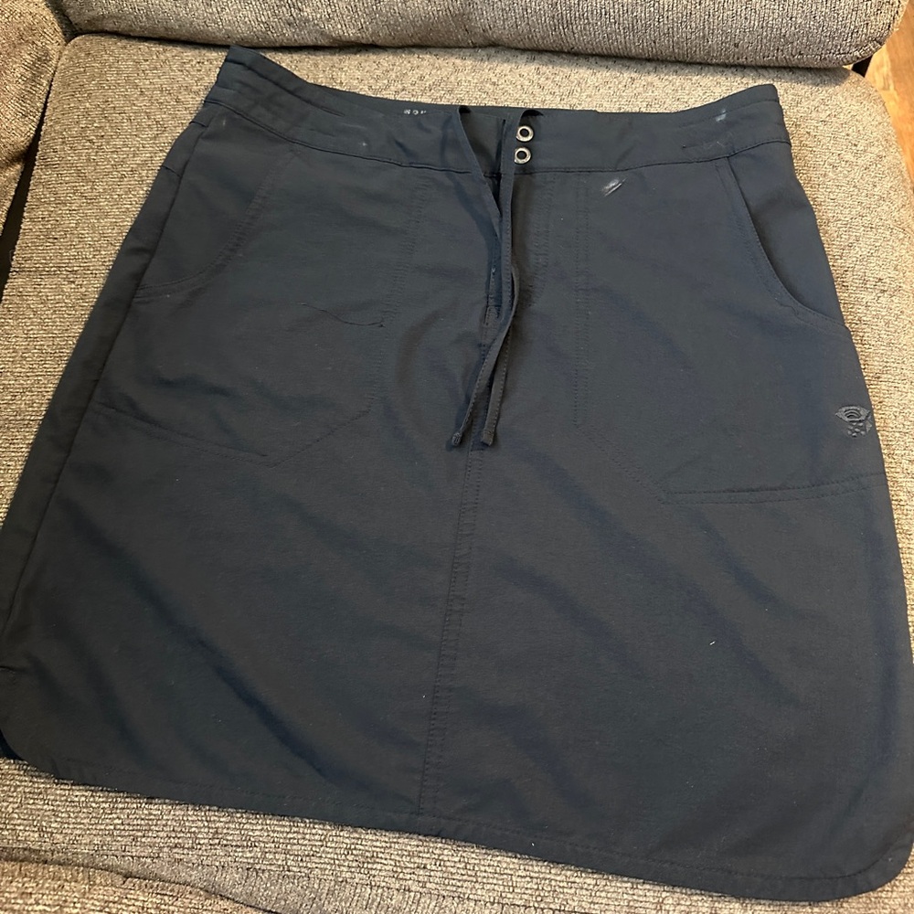 Mountain Hardwear Gray A-Line Knee-Length Skirt for Casual Wear